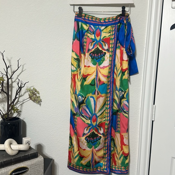 NWT ANTONIO MELANI Clio Floral Printed Satin Coordinating Wrap Midi Skirt - Picture 2 of 7